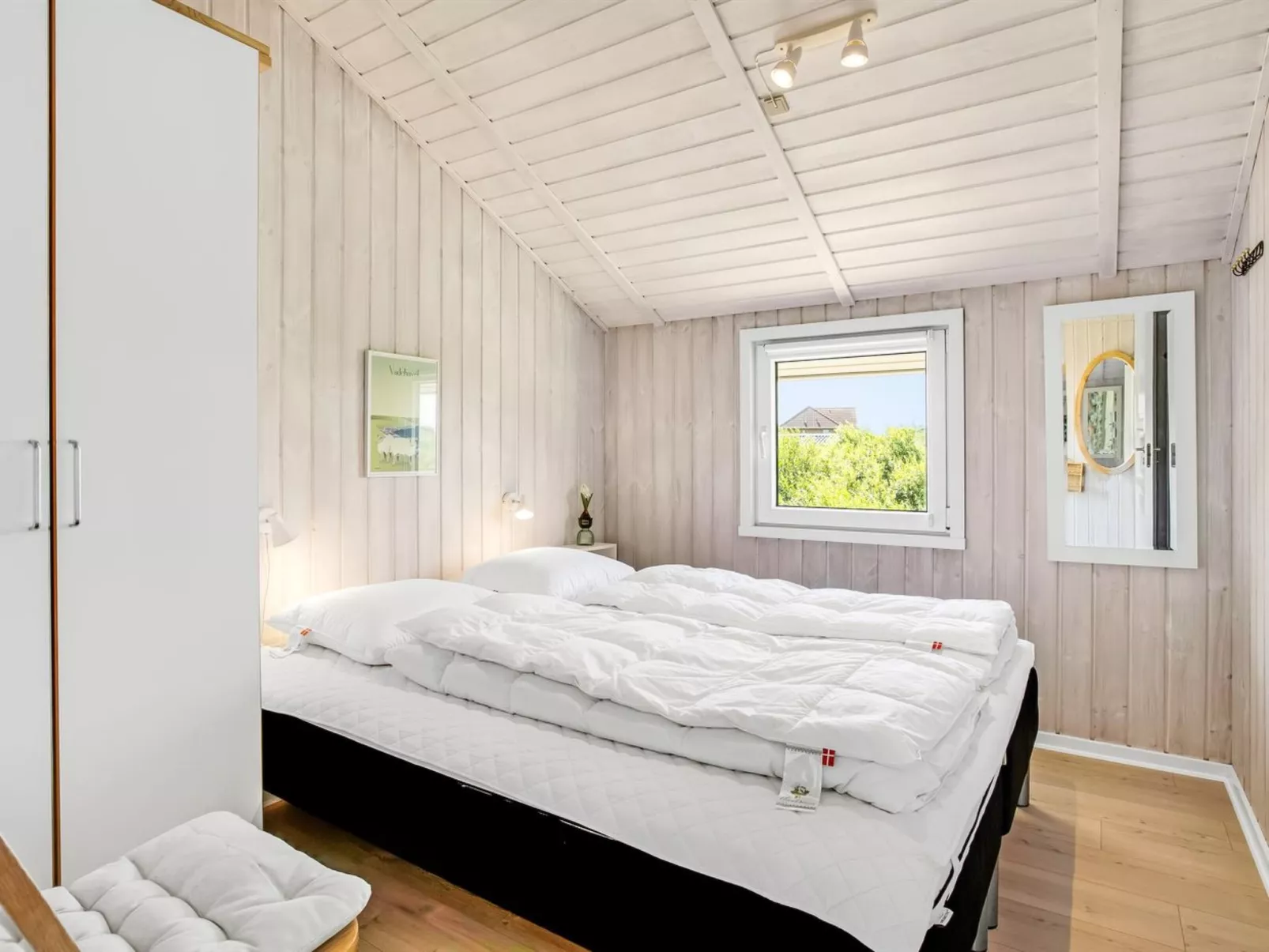 "Hariet" - 300m from the sea-Binnen