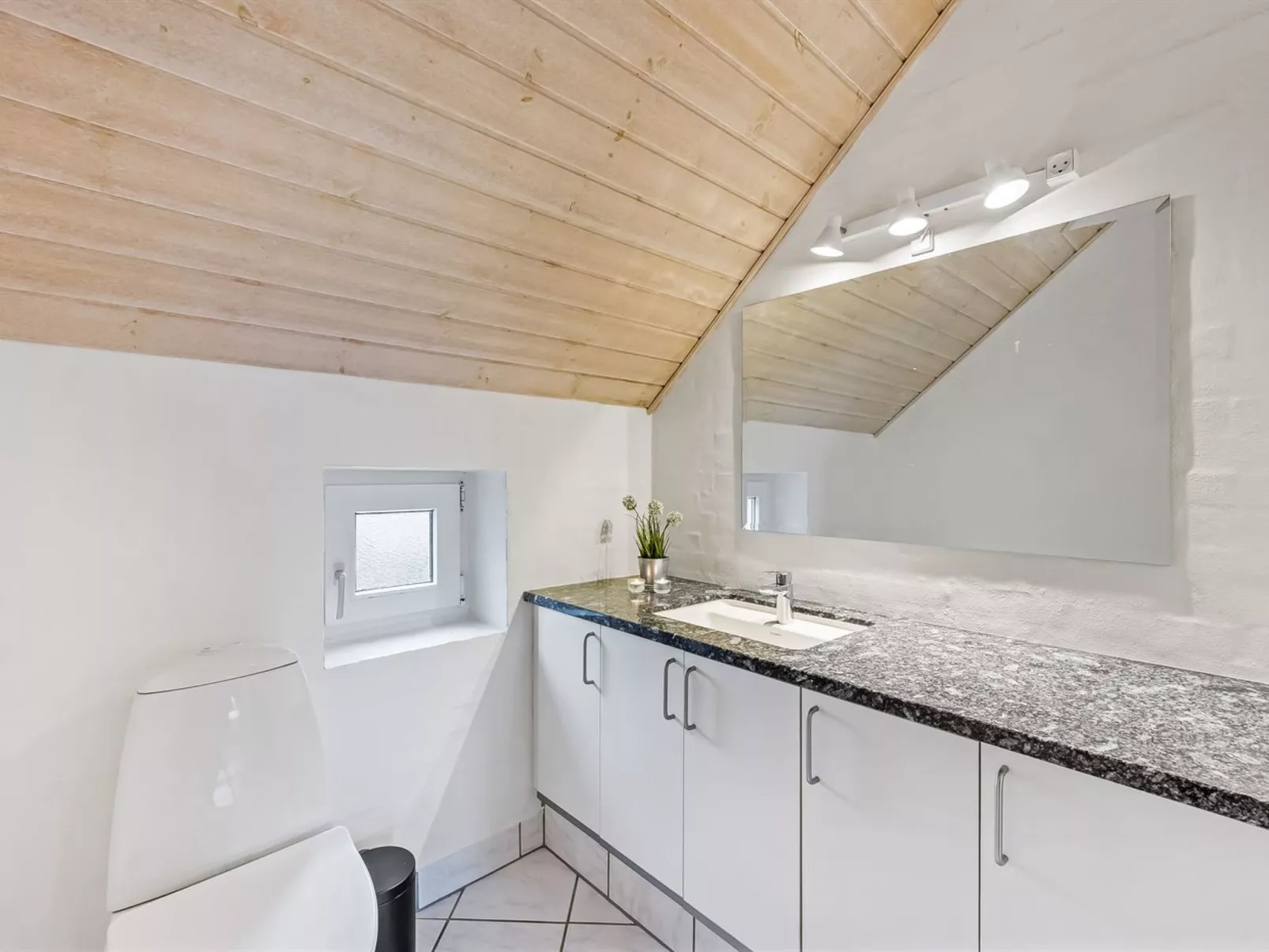 "Botmar" - 1.5km from the sea-Binnen