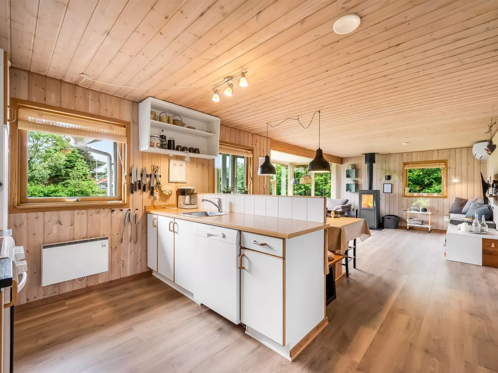 "Tian" - 400m to the fjord-Binnen