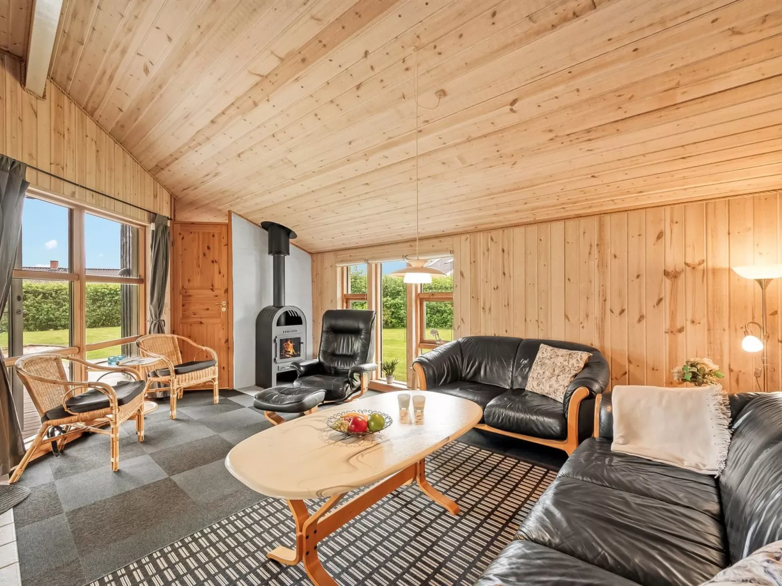 "Åsa" - 500m to the fjord-Binnen