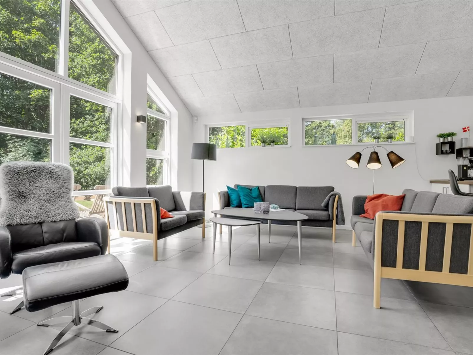 "Patrice" - 300m from the sea-Binnen