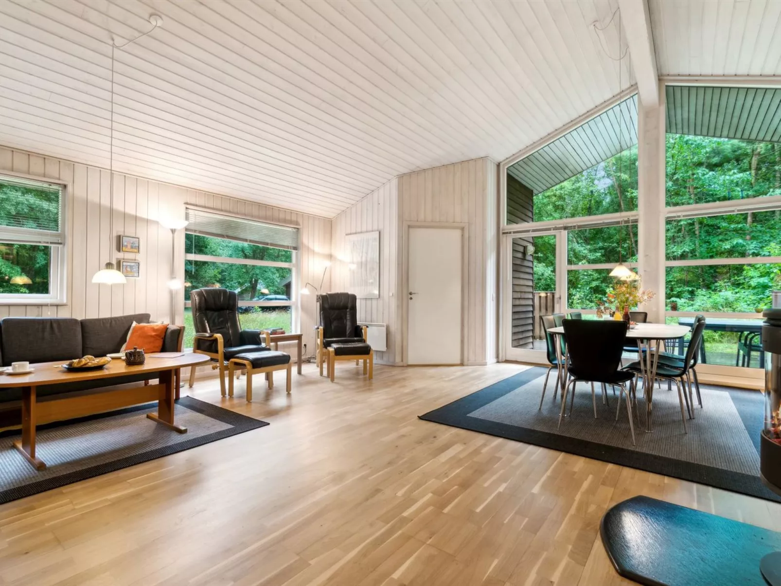 "Emmie" - 1.2km from the sea-Binnen