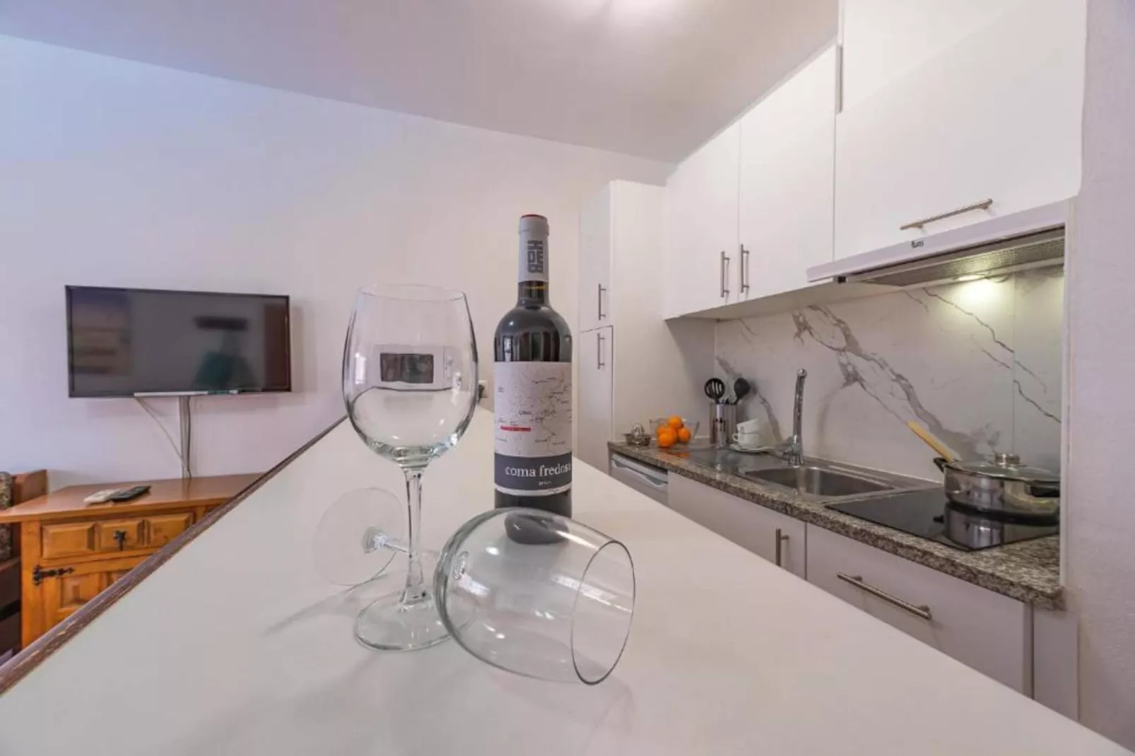 APARTAMENTOS COMTE D'EMPURIES B24-Keuken
