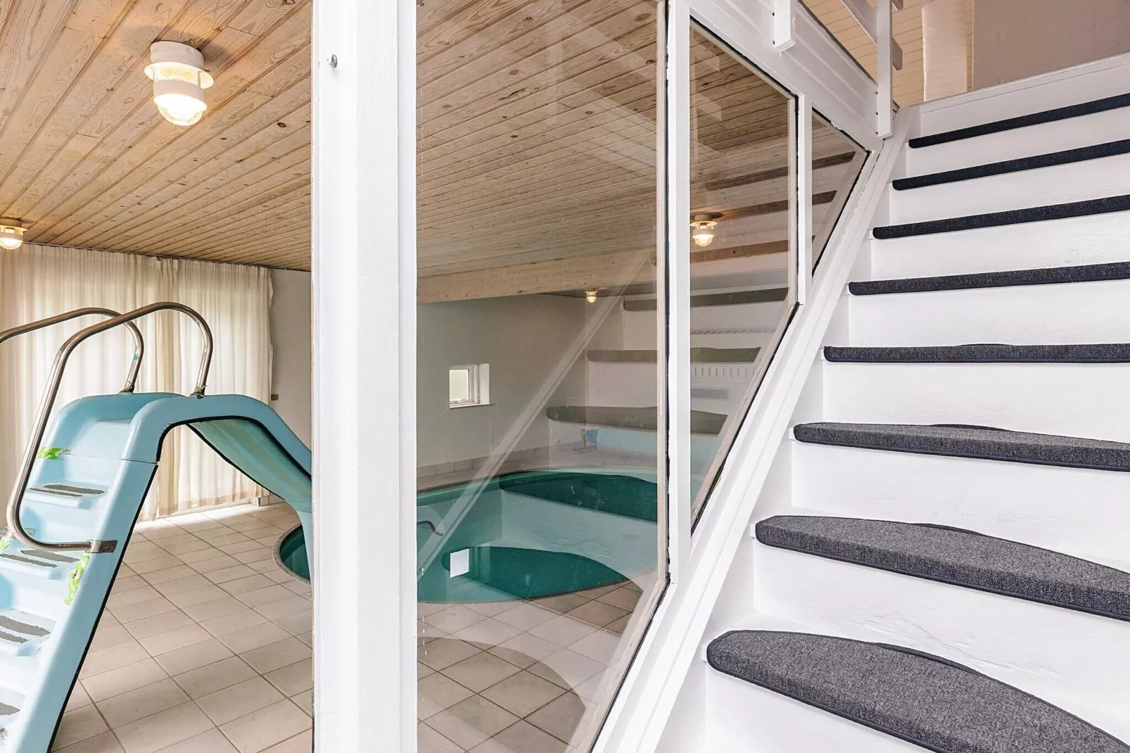 Zeezijde ontsnapping met uitzicht -- By Traum Ferienwohnungen-Binnen