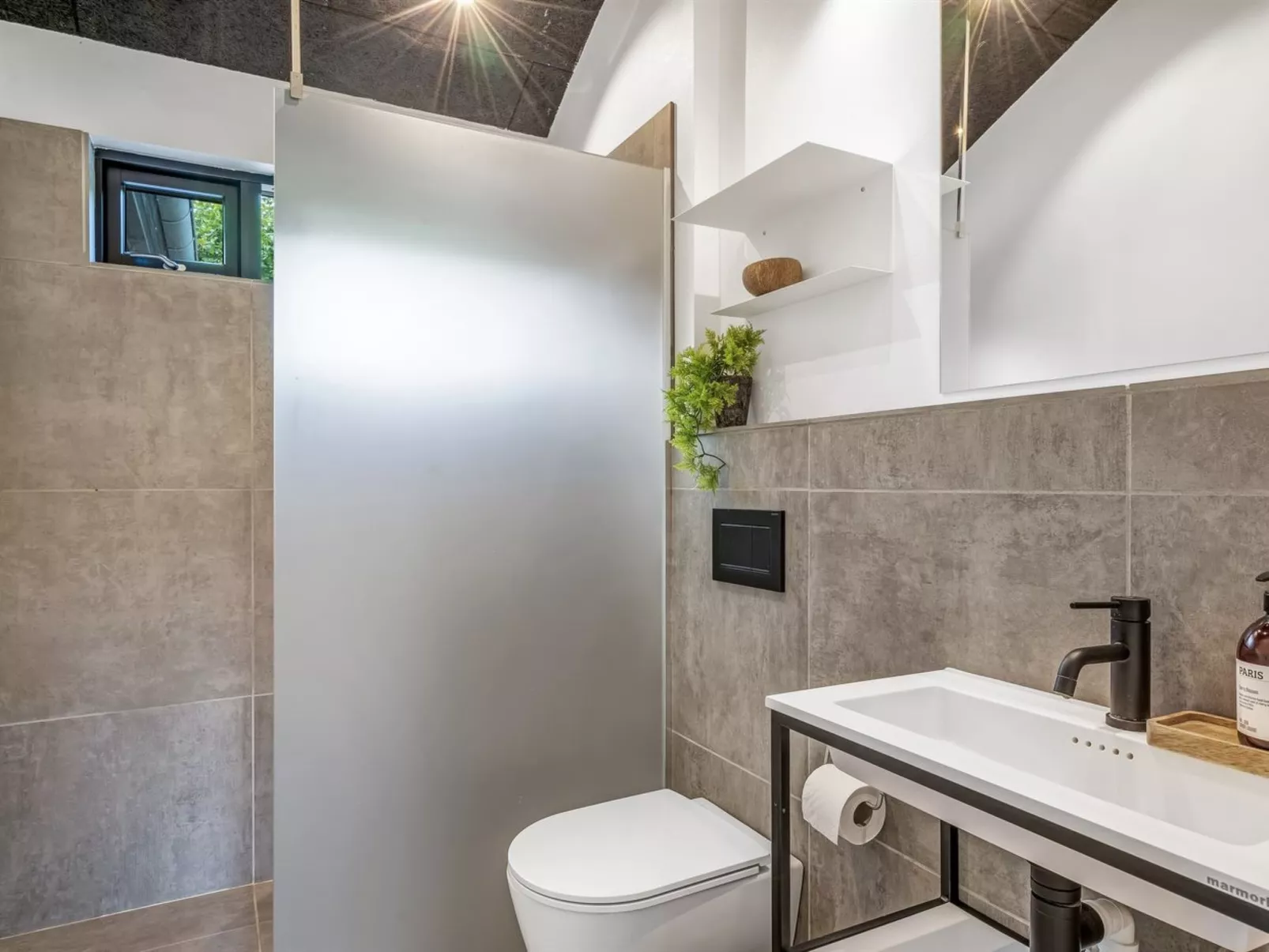 "Jahn" - 250m to the fjord-Binnen