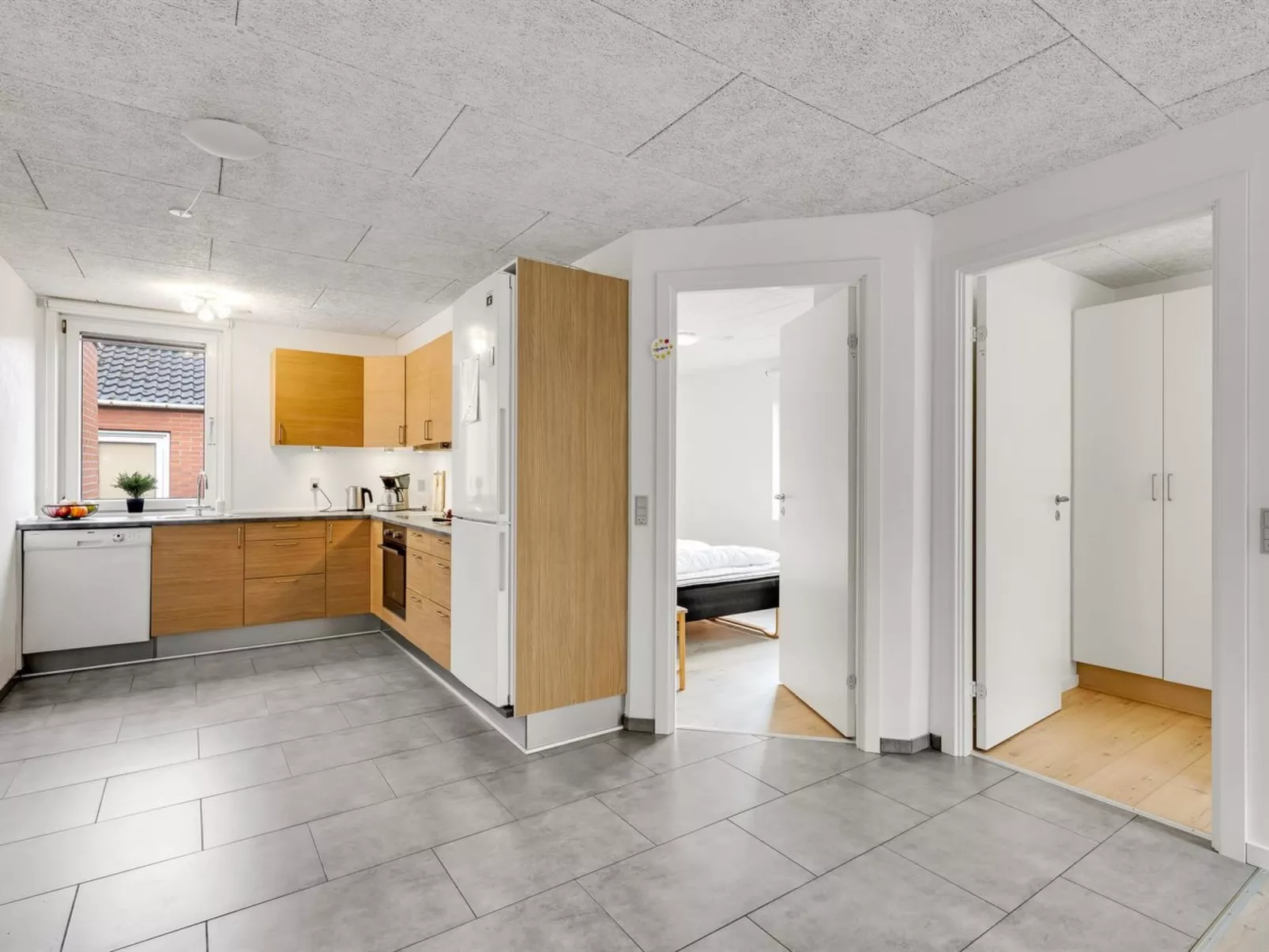 "Kamp" - 1km to the fjord-Binnen