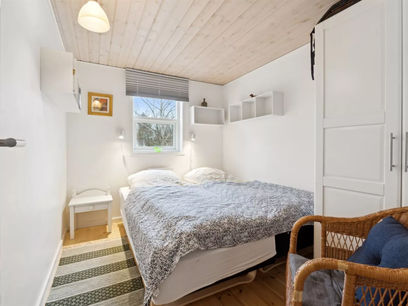 "Tomine" -  from the sea-Binnen