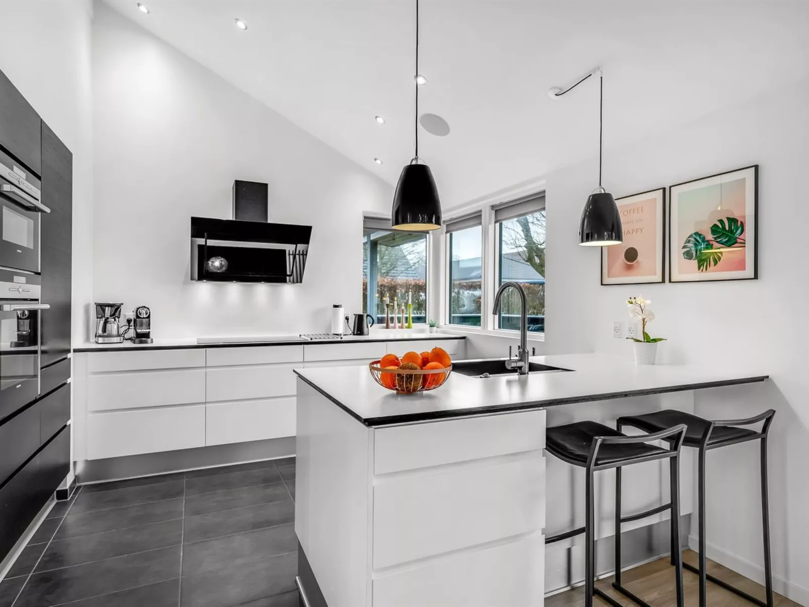 "Carlie" - 250m to the fjord-Binnen