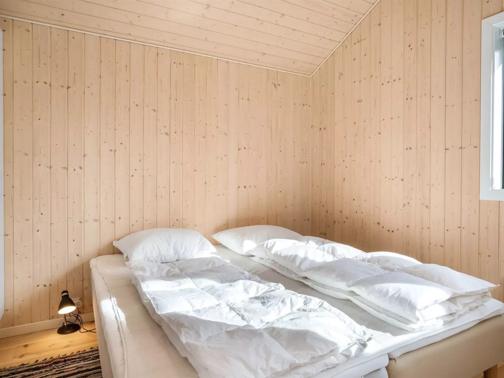 "Angelie" -  from the sea-Binnen