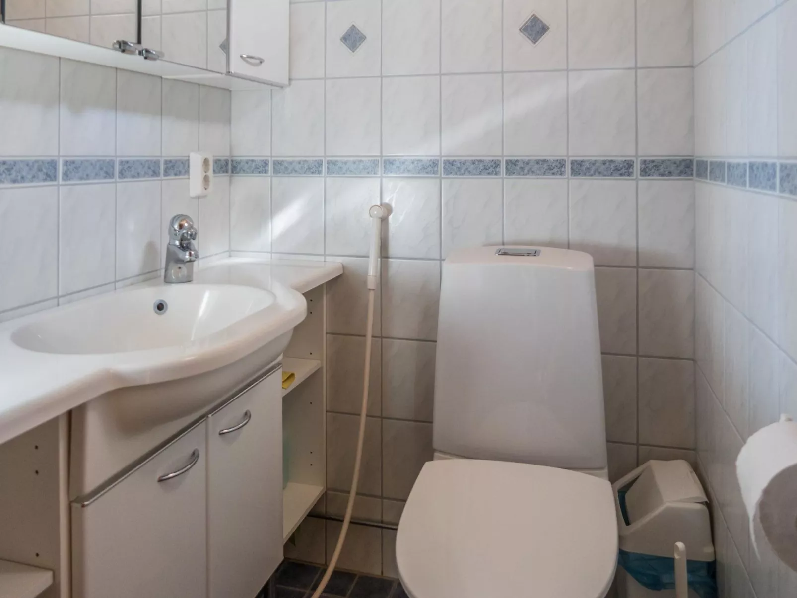 Latukatti 5 c-Binnen