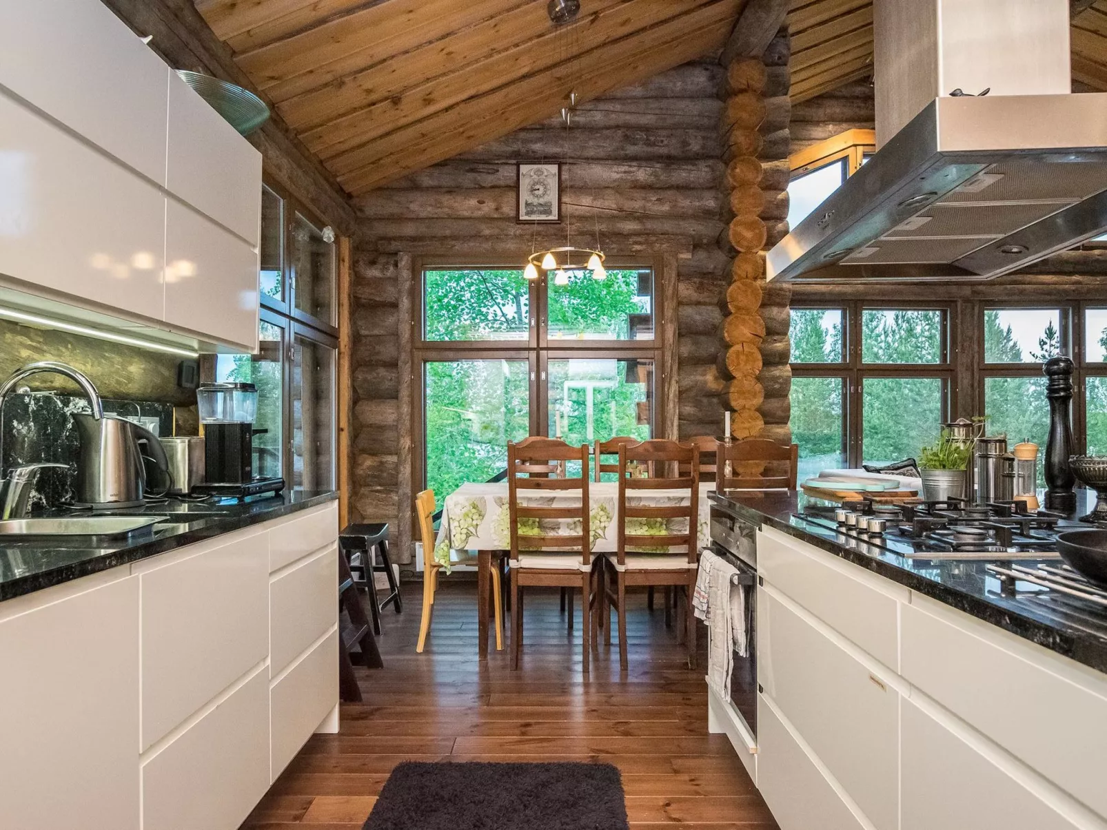 Villa sieponpesä-Binnen