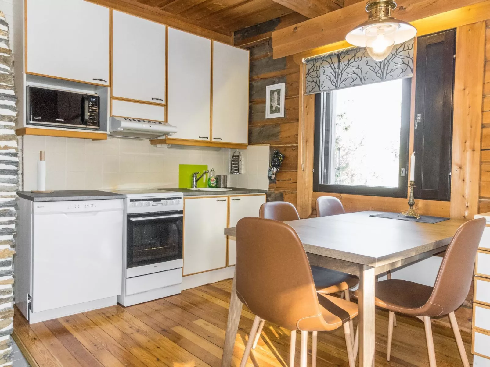 Old logger´s house-Binnen