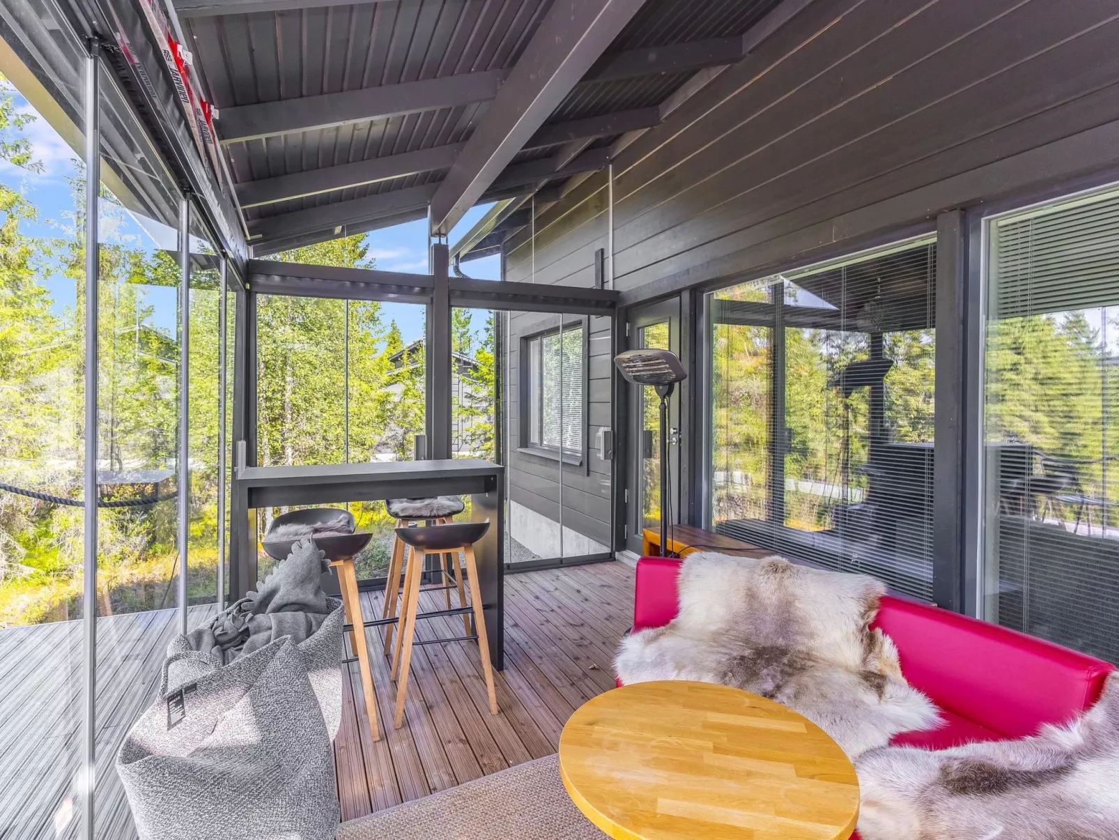 Koukkupolku 5-Binnen