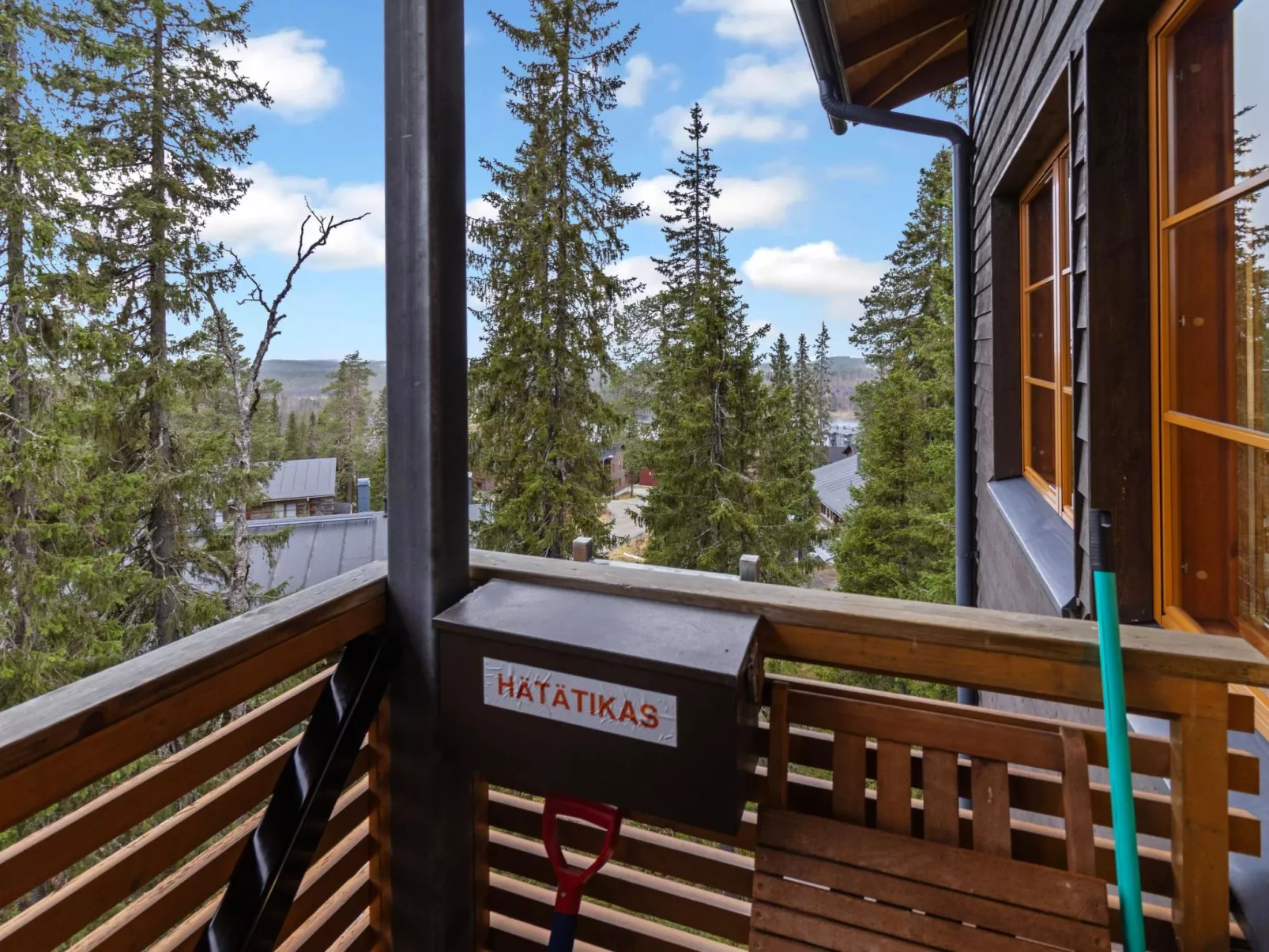 Karhunvartijanmaja d4-Binnen