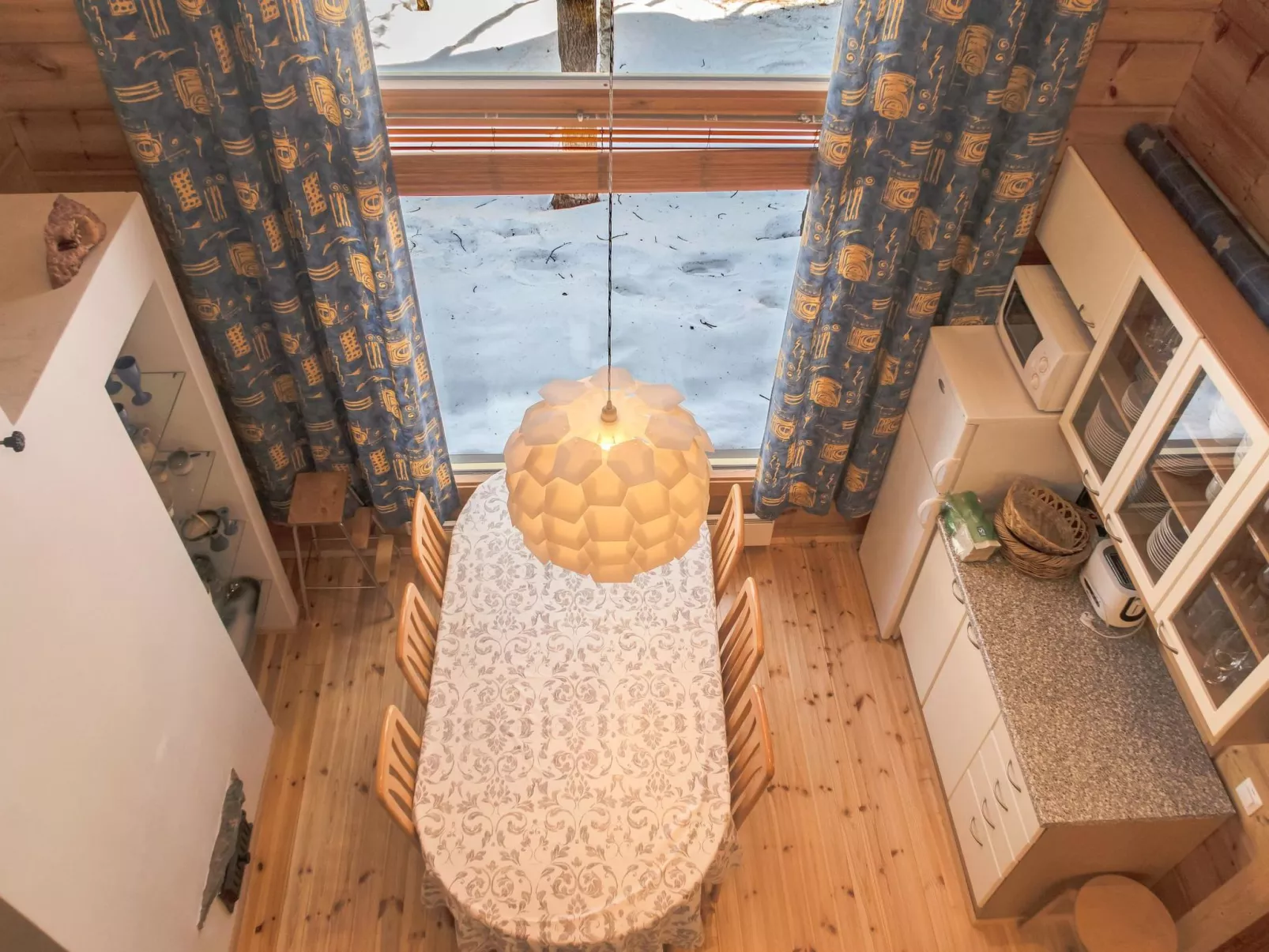 Villa rukaherttua-Binnen