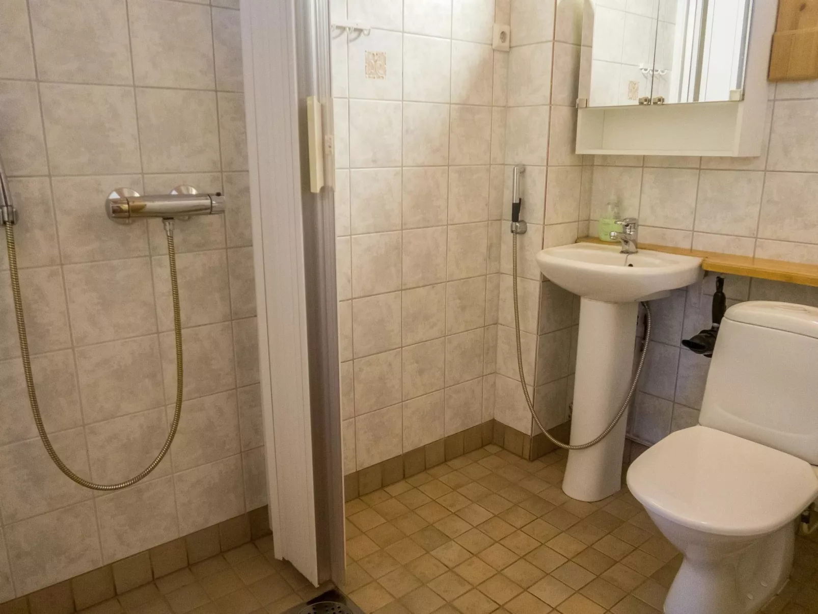 Vaarapirtti / tähti-Binnen