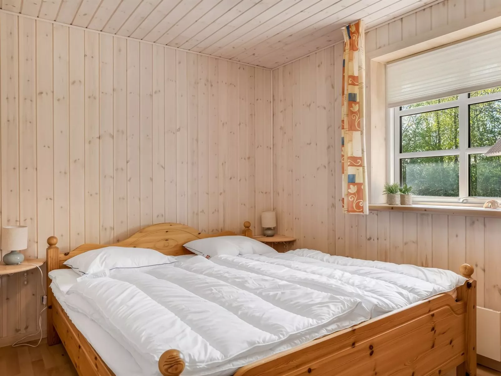 "Elsabet" - 600m to the fjord-Binnen