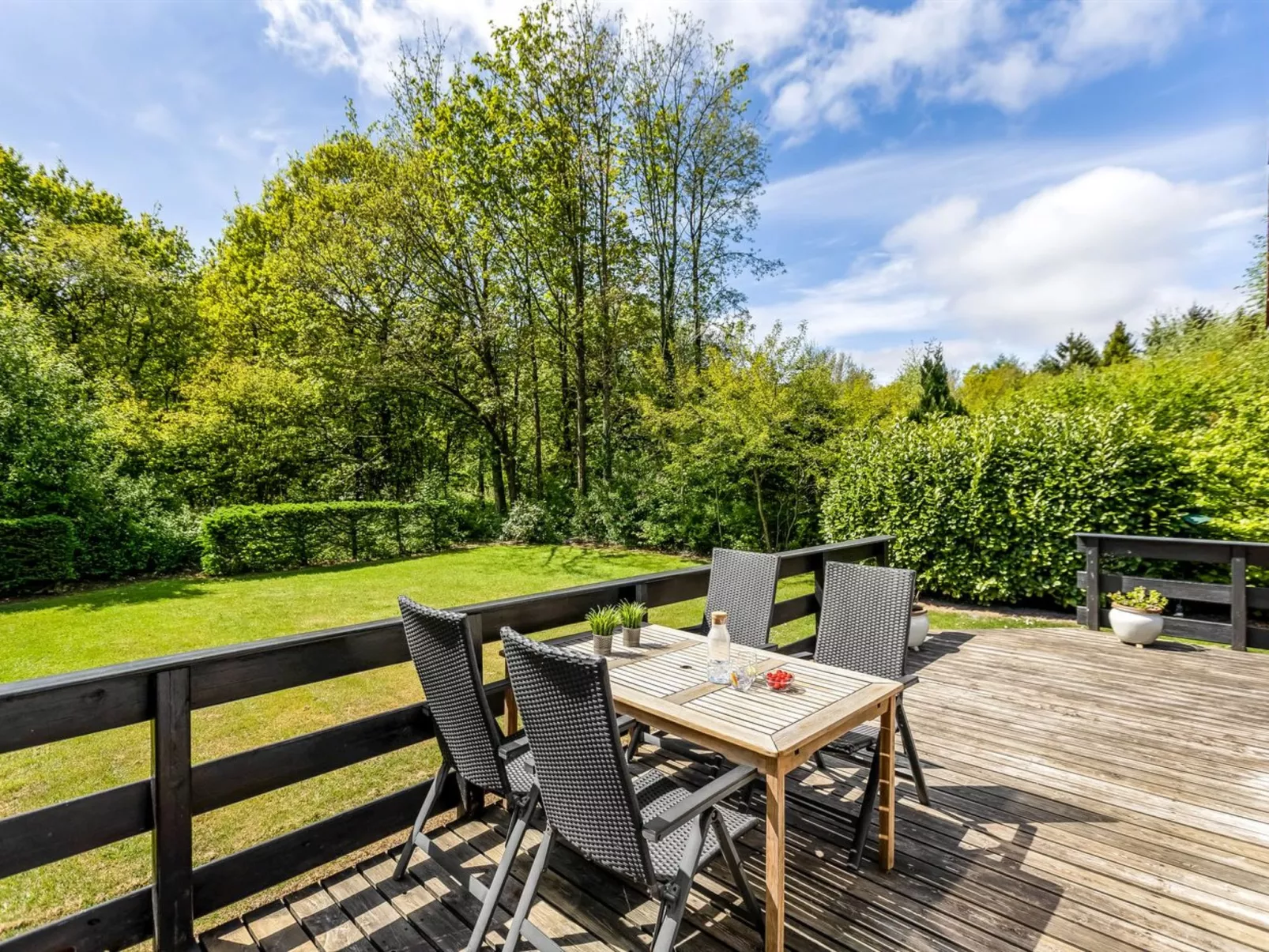 "Frethi" - 30km from the sea-Buiten