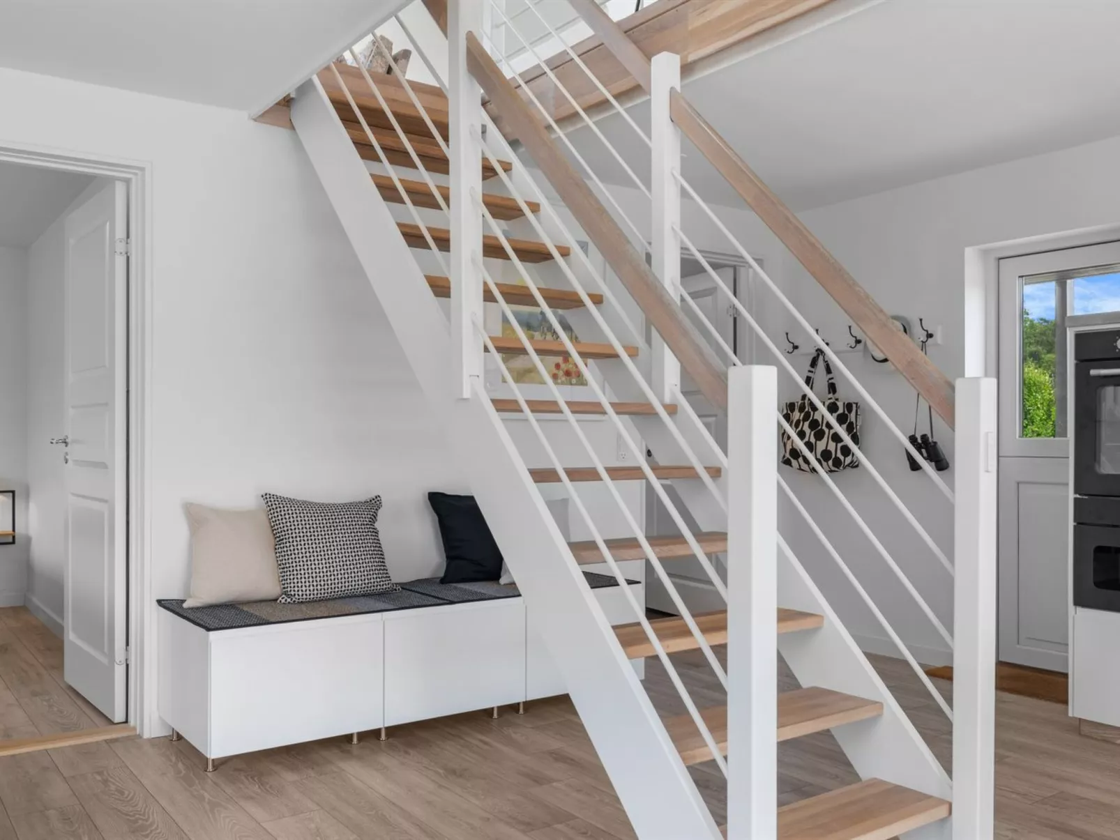 "Aliana" - 300m from the sea-Binnen