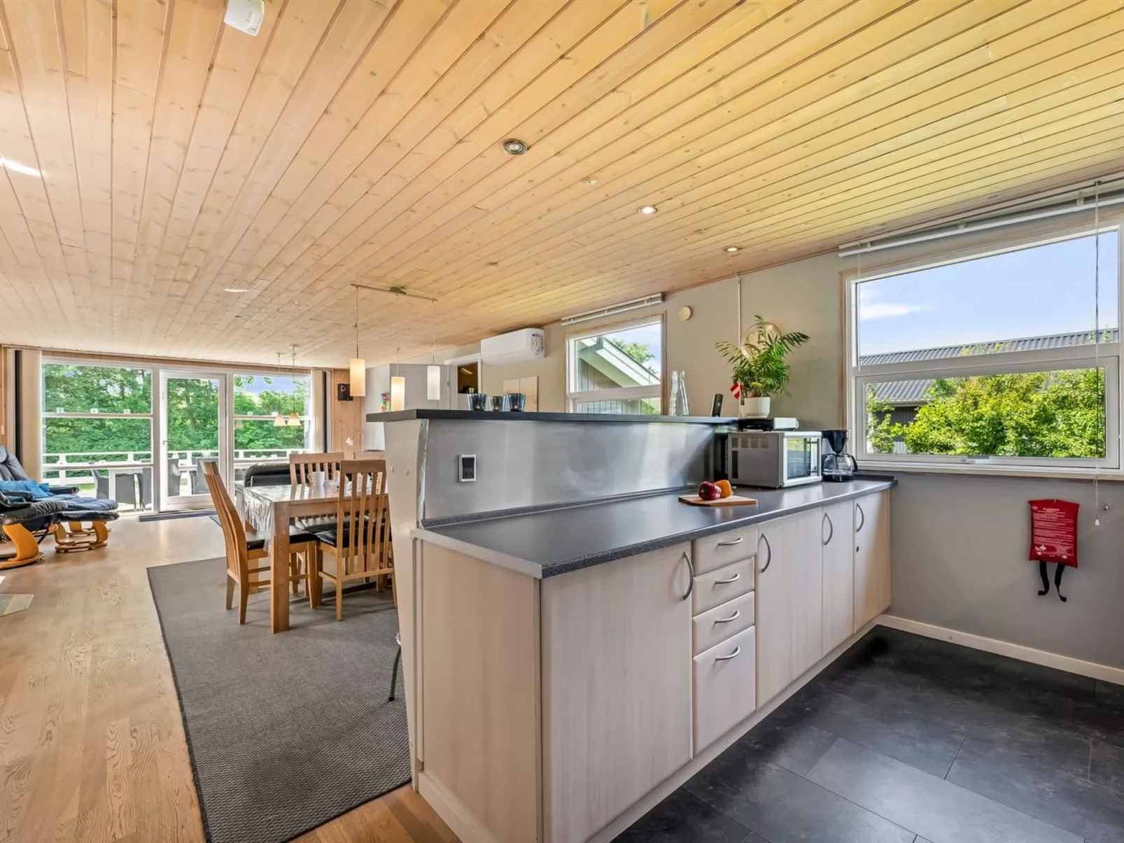 "Mina" - 600m to the fjord-Binnen