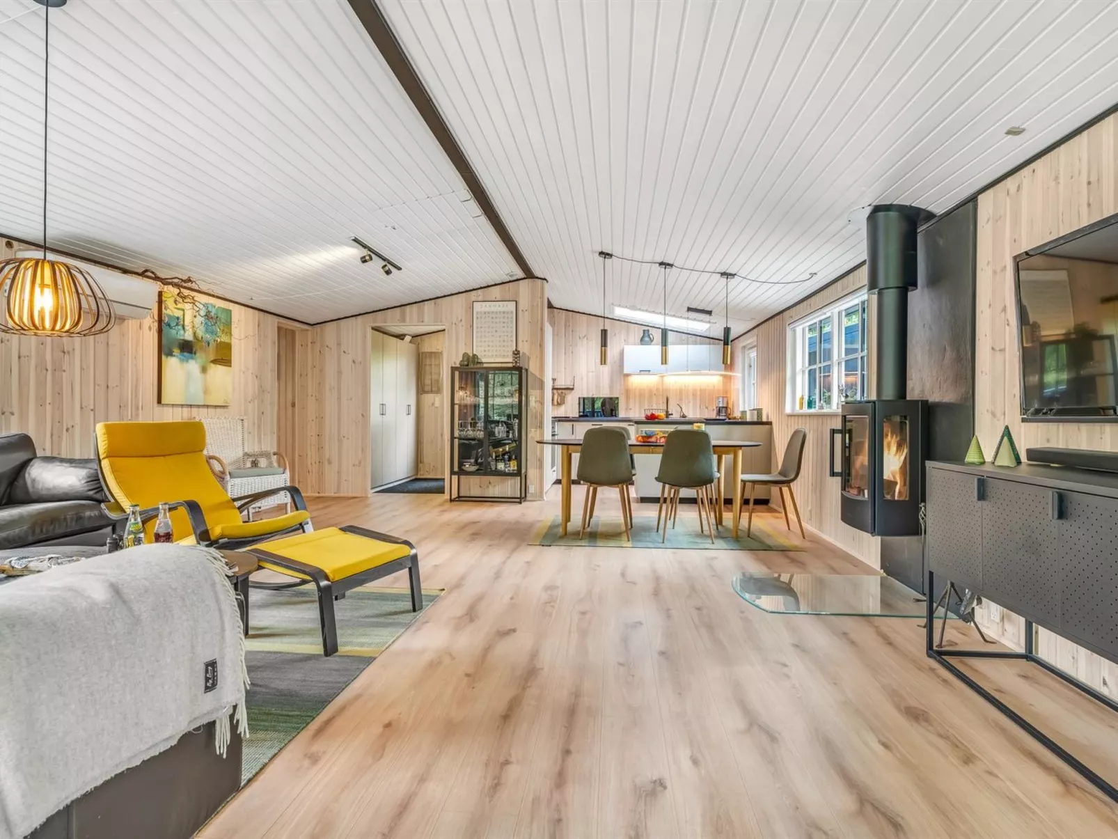 "Emelrik" - 2km from the sea-Binnen