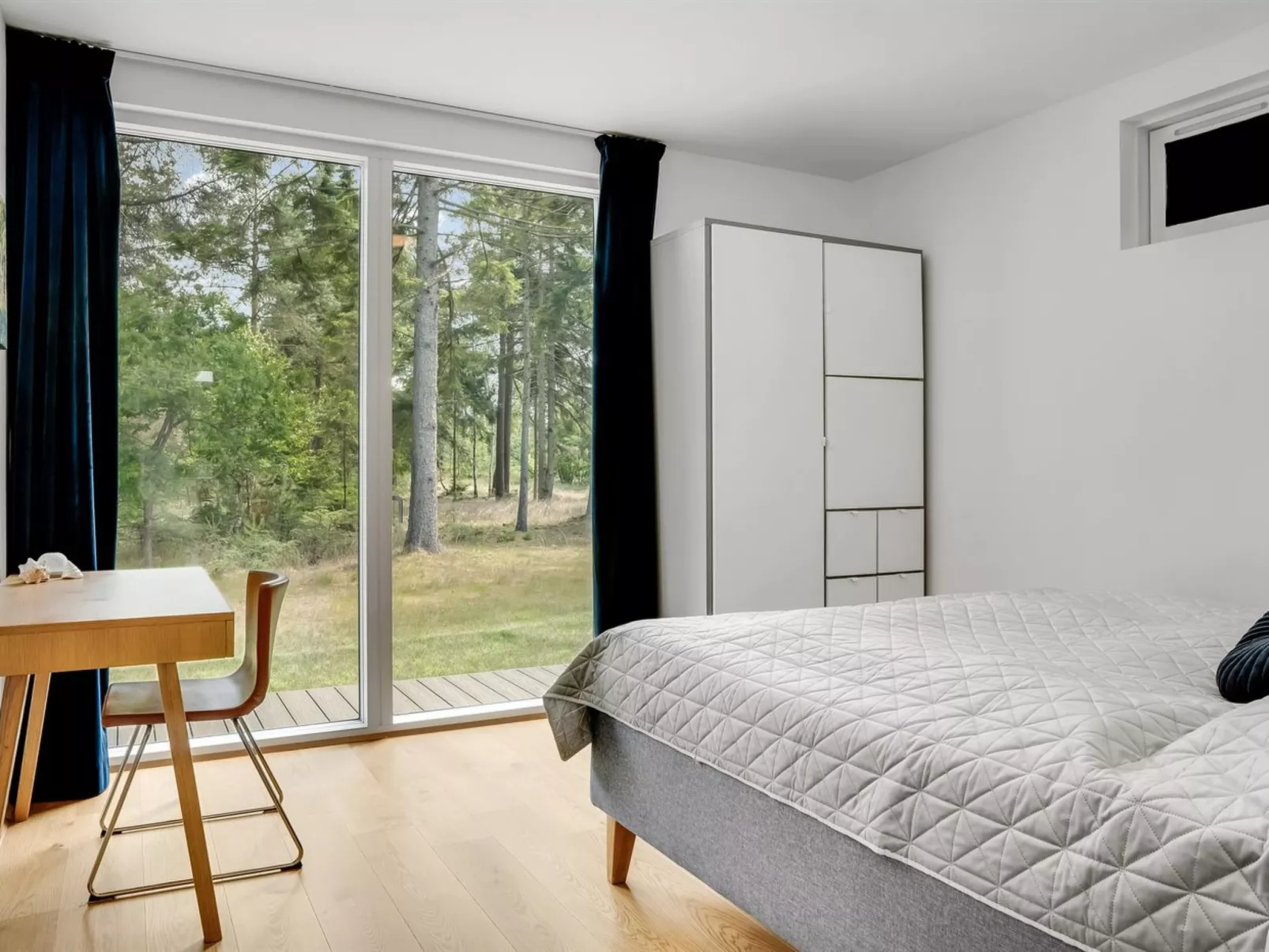 "Jonas" -  from the sea-Binnen