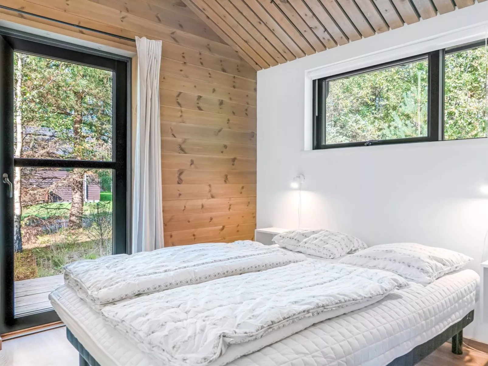 "Arbnora" -  from the sea-Binnen