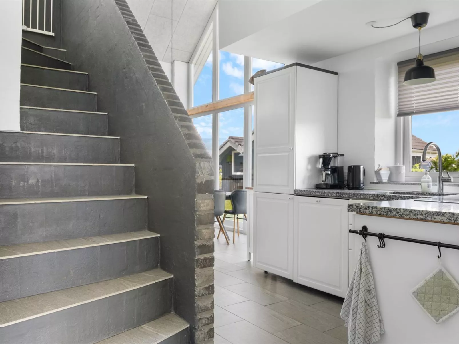 "Ung" - 460m from the sea-Binnen