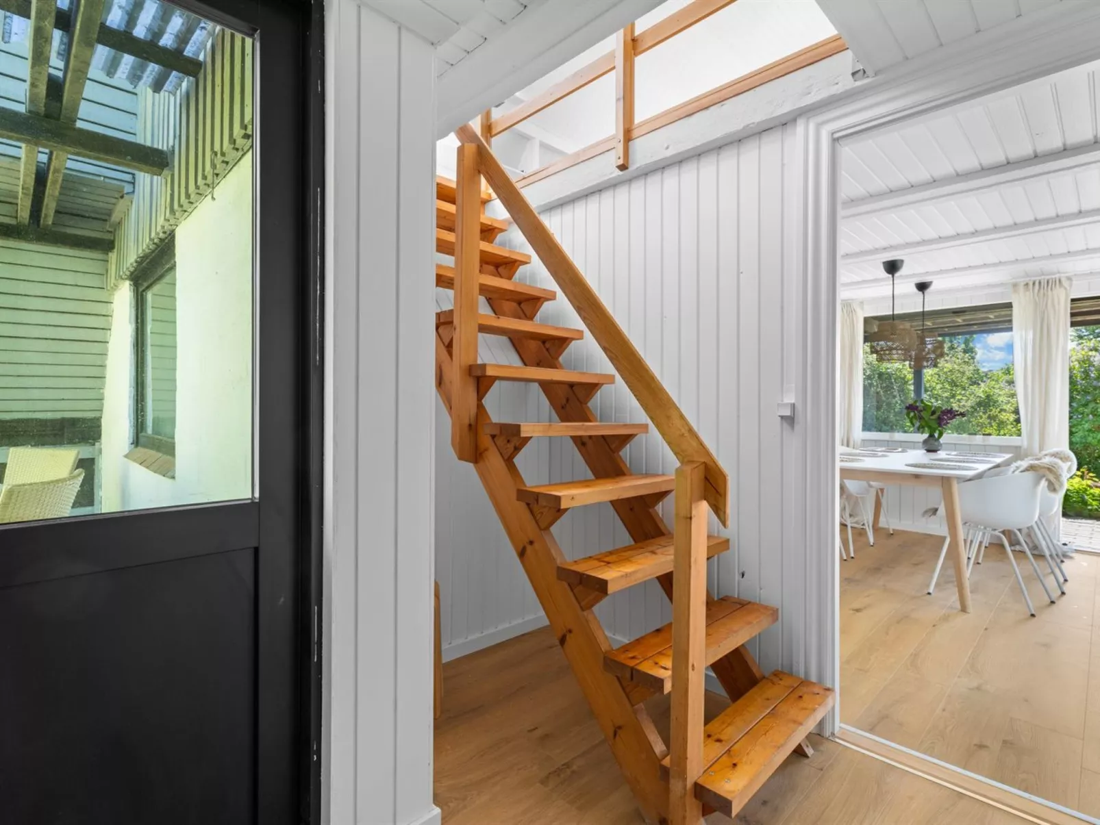 "Sunna" - 1km from the sea-Binnen