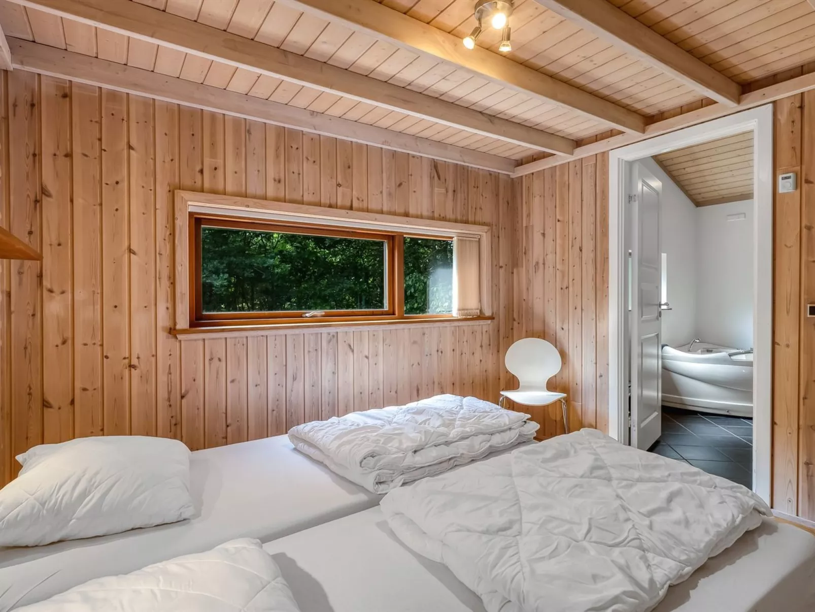 "Rosaline" - 500m from the sea-Binnen