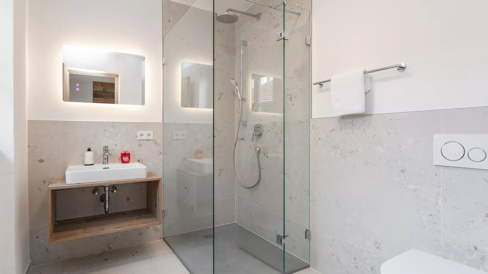 Hopfgarten Alpin Living Top 3 und 4-Badkamer