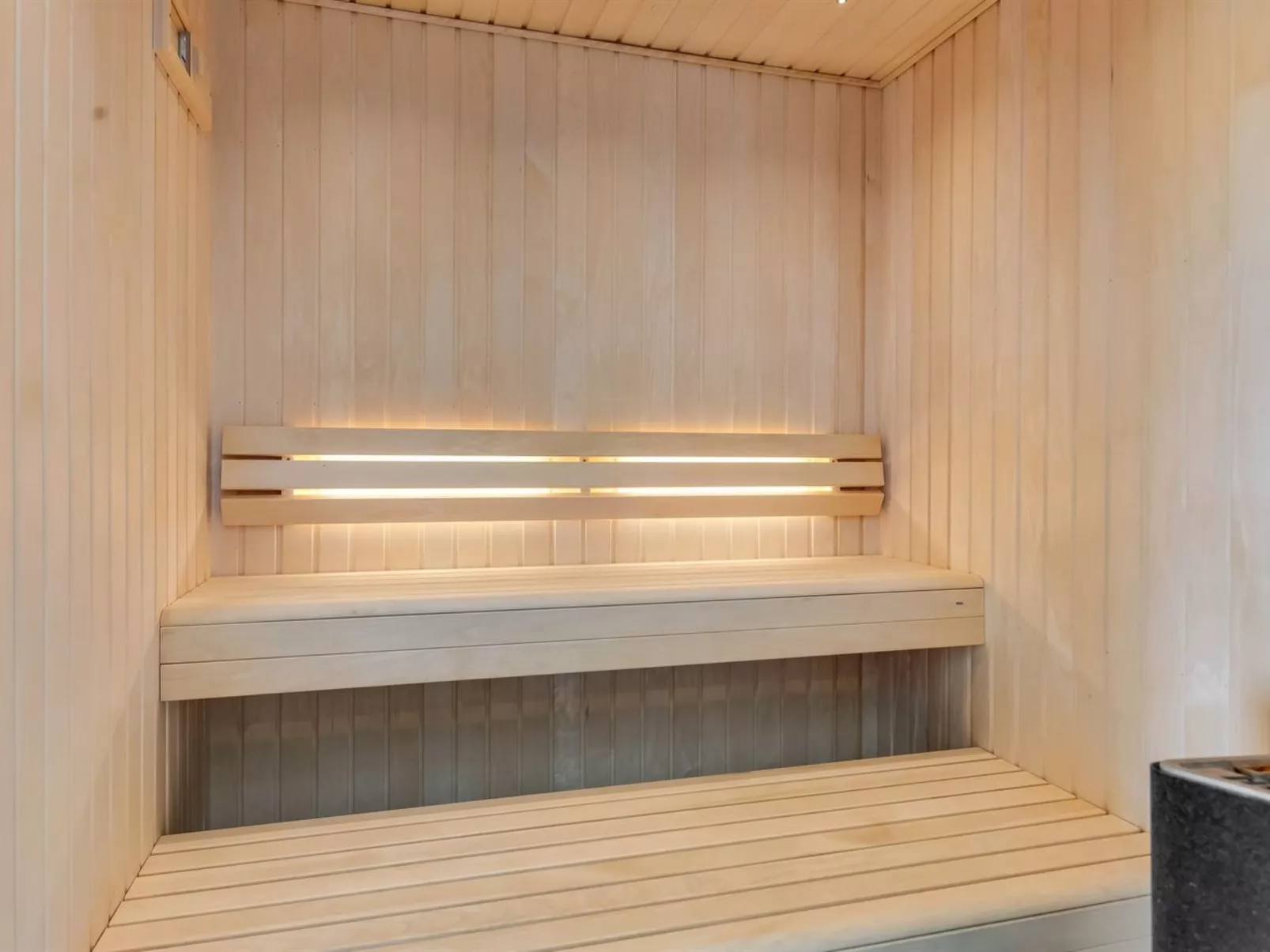 "Matild" - 400m from the sea-Binnen