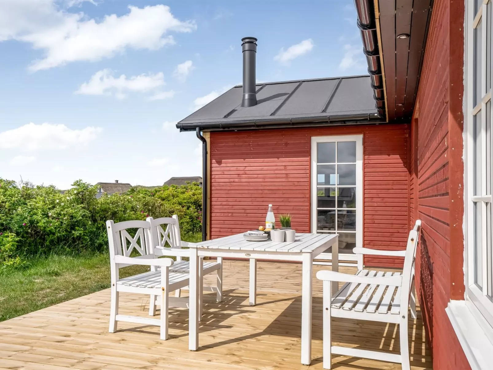 "Thine" - 250m from the sea-Buiten