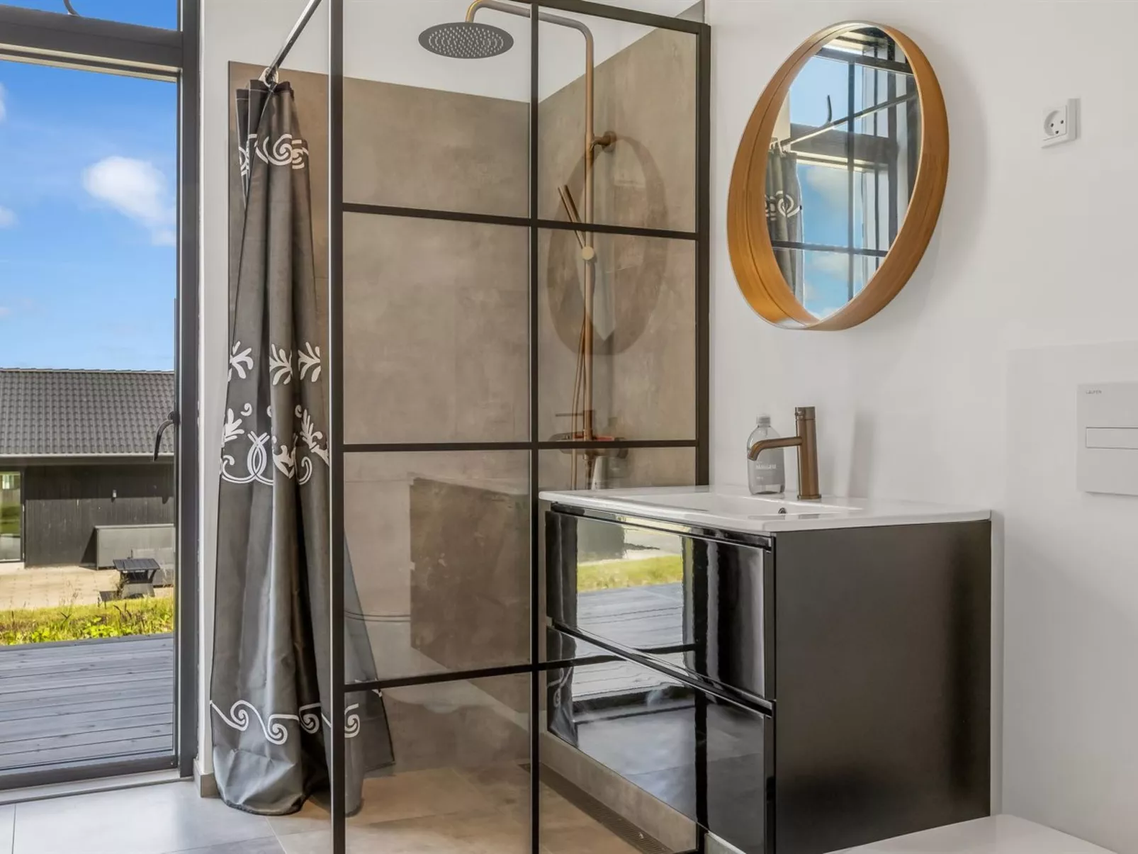 "Heidie" - 600m from the sea-Binnen