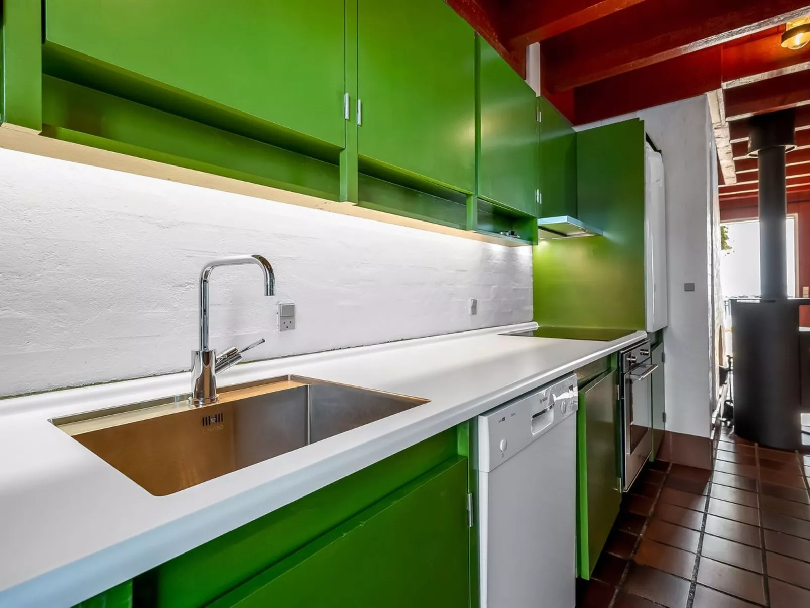 "Ulvi" - 15m from the sea-Binnen