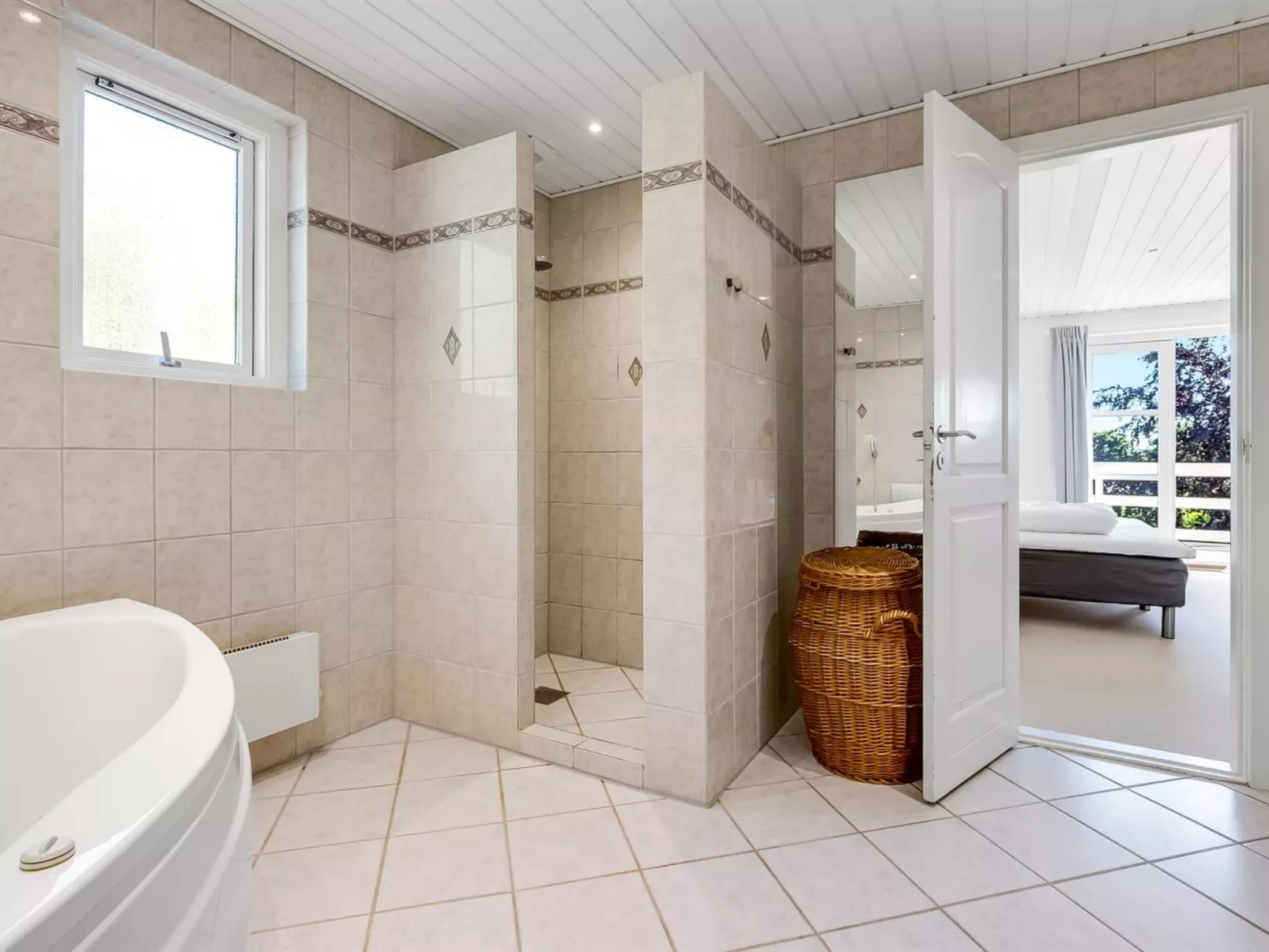 "Albert" - 300m from the sea-Binnen