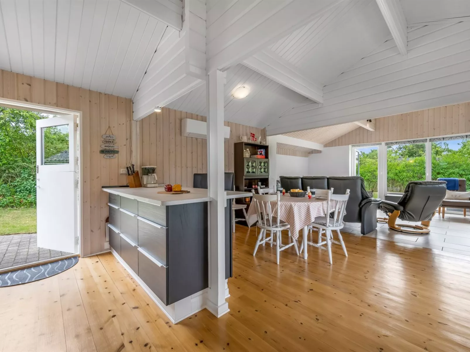 "Blesse" - 500m to the fjord-Binnen