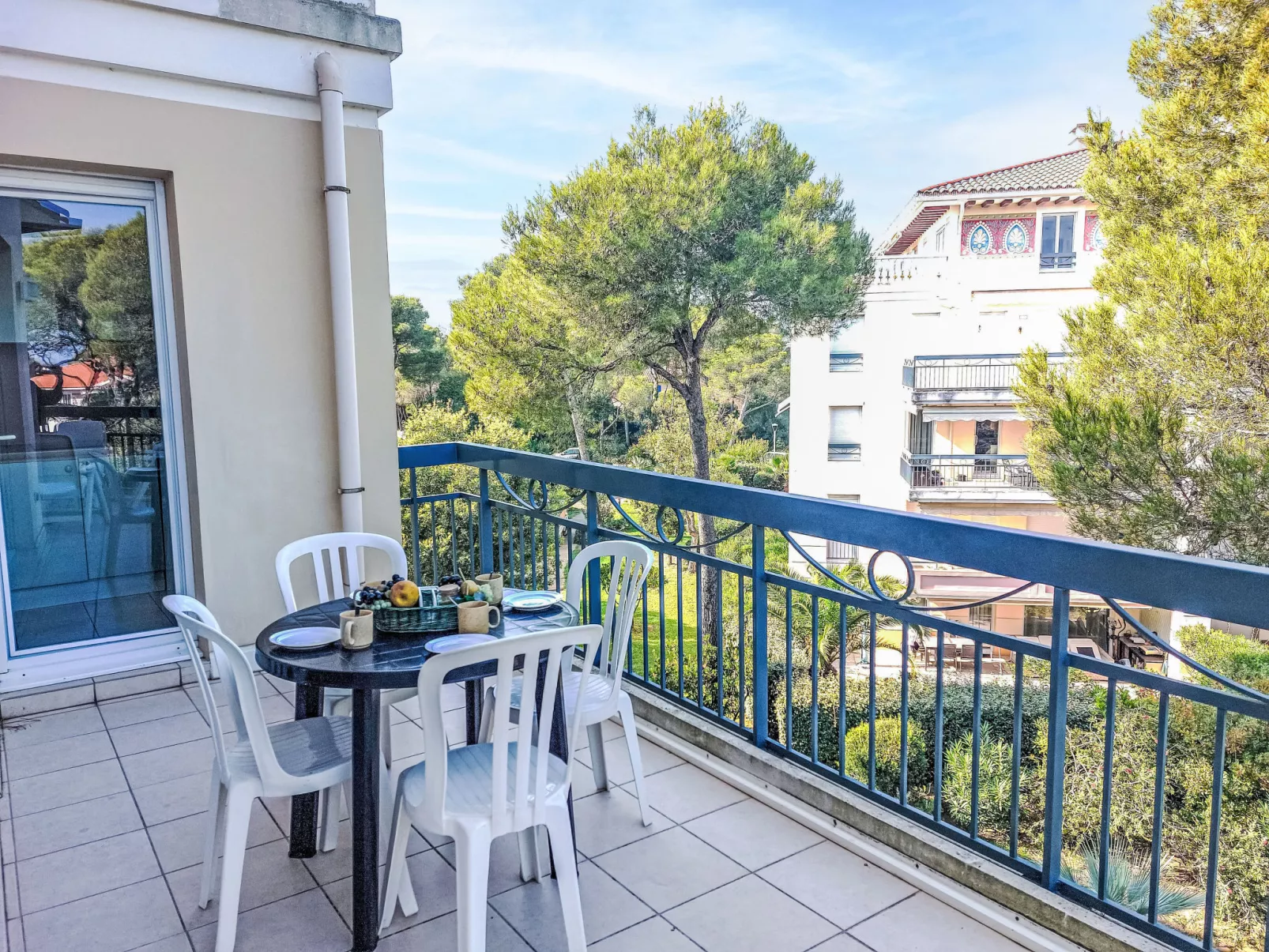 Le Grand Parc-Buiten