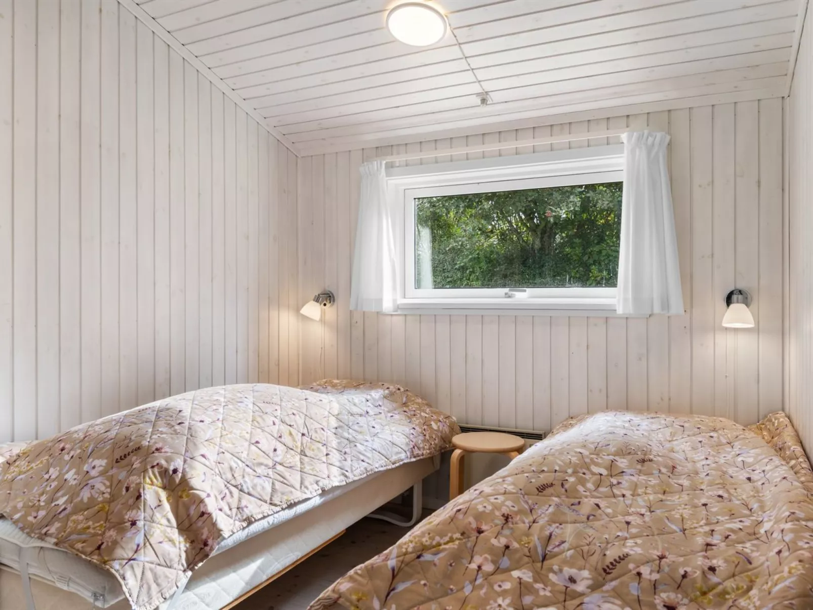 "Tanita" - 450m from the sea-Binnen