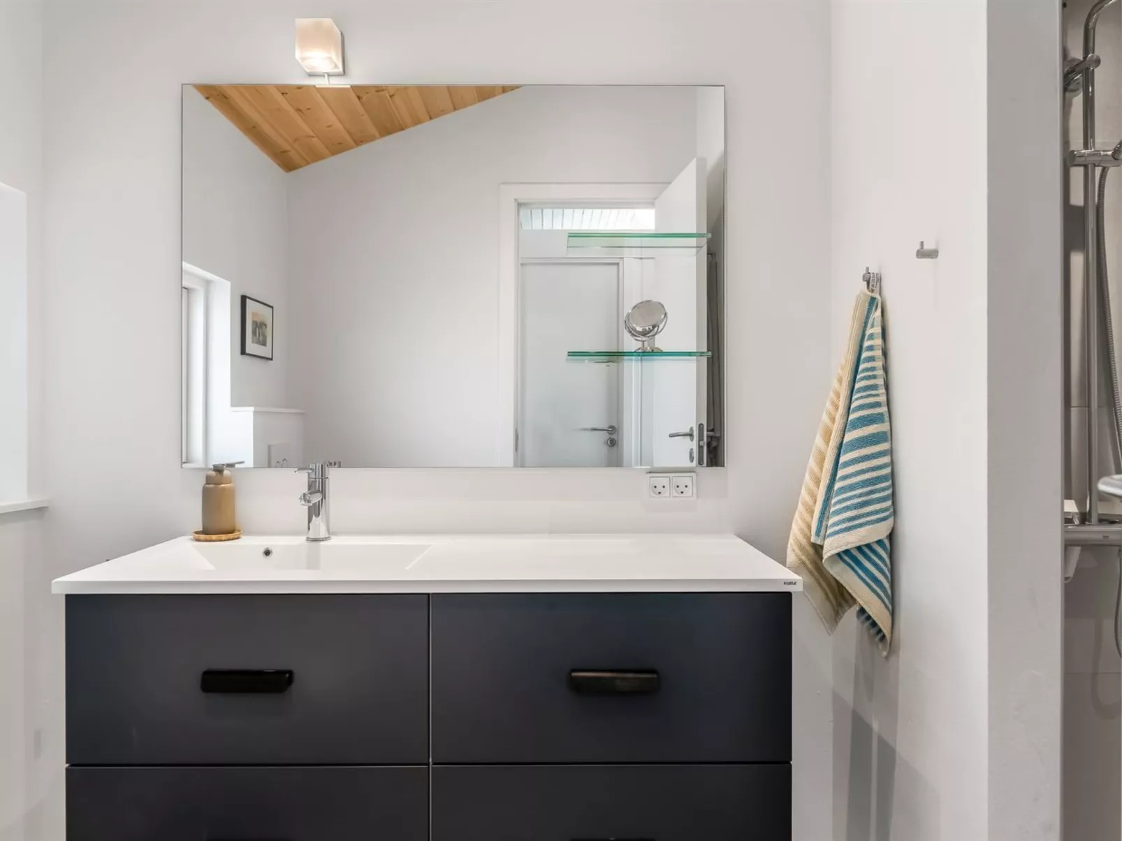 "Jannus" - 600m from the sea-Binnen