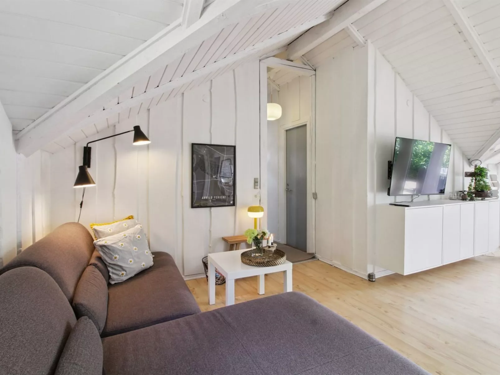 "Helke" - 30km from the sea-Binnen