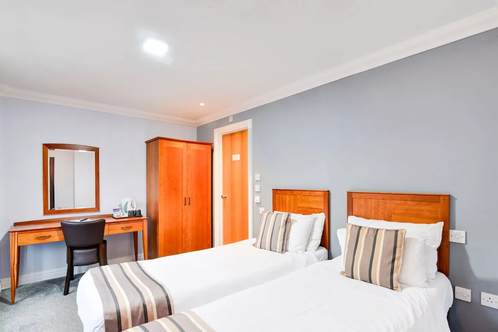 UA Twin Wet Room-Slaapkamer