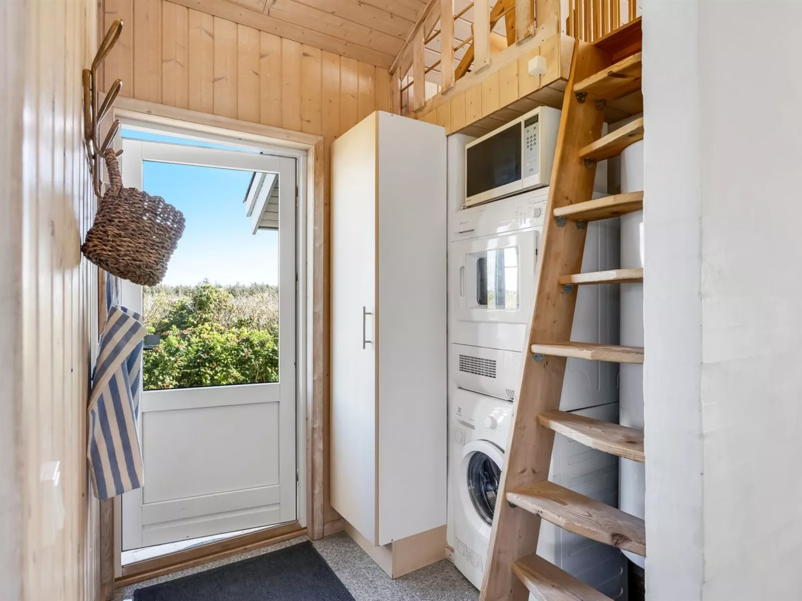 "Aiana" - 300m from the sea-Binnen