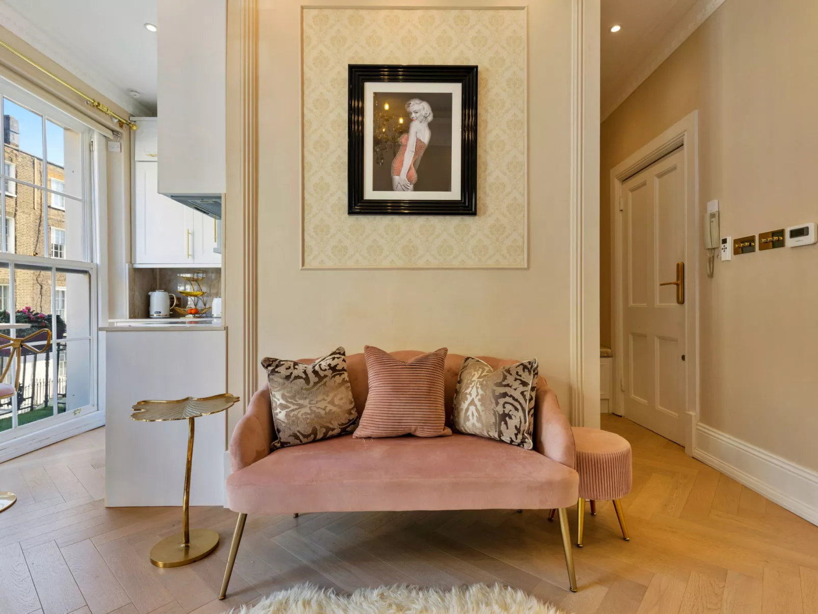 The Marylebone Marilyn-Binnen