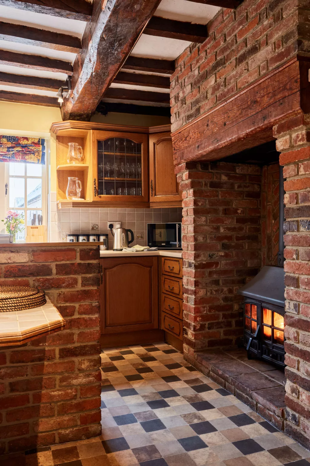 The Farmhouse-Binnen