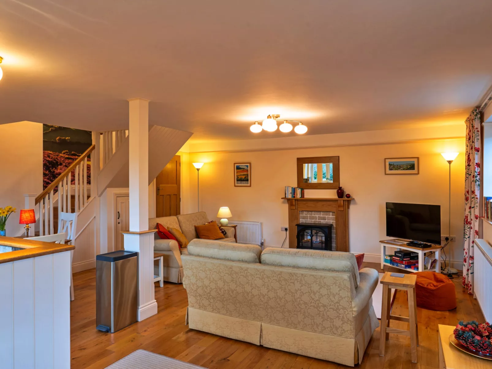 Lower School Cottages-Binnen