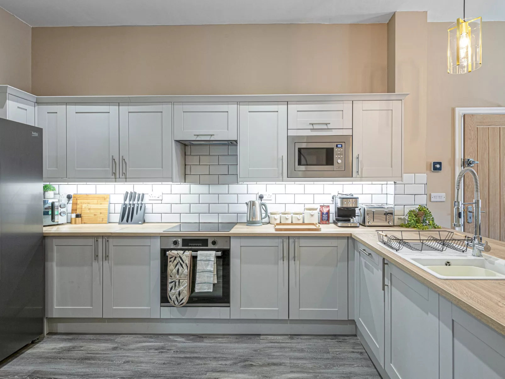 Peace Retreats-Binnen