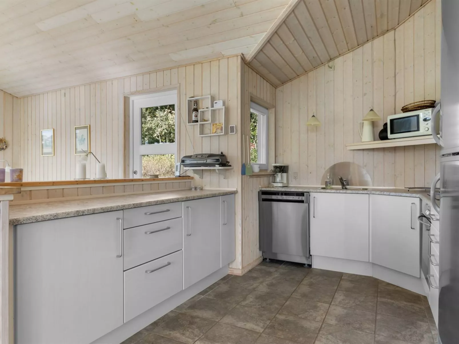 "Solja" - 85m from the sea-Binnen