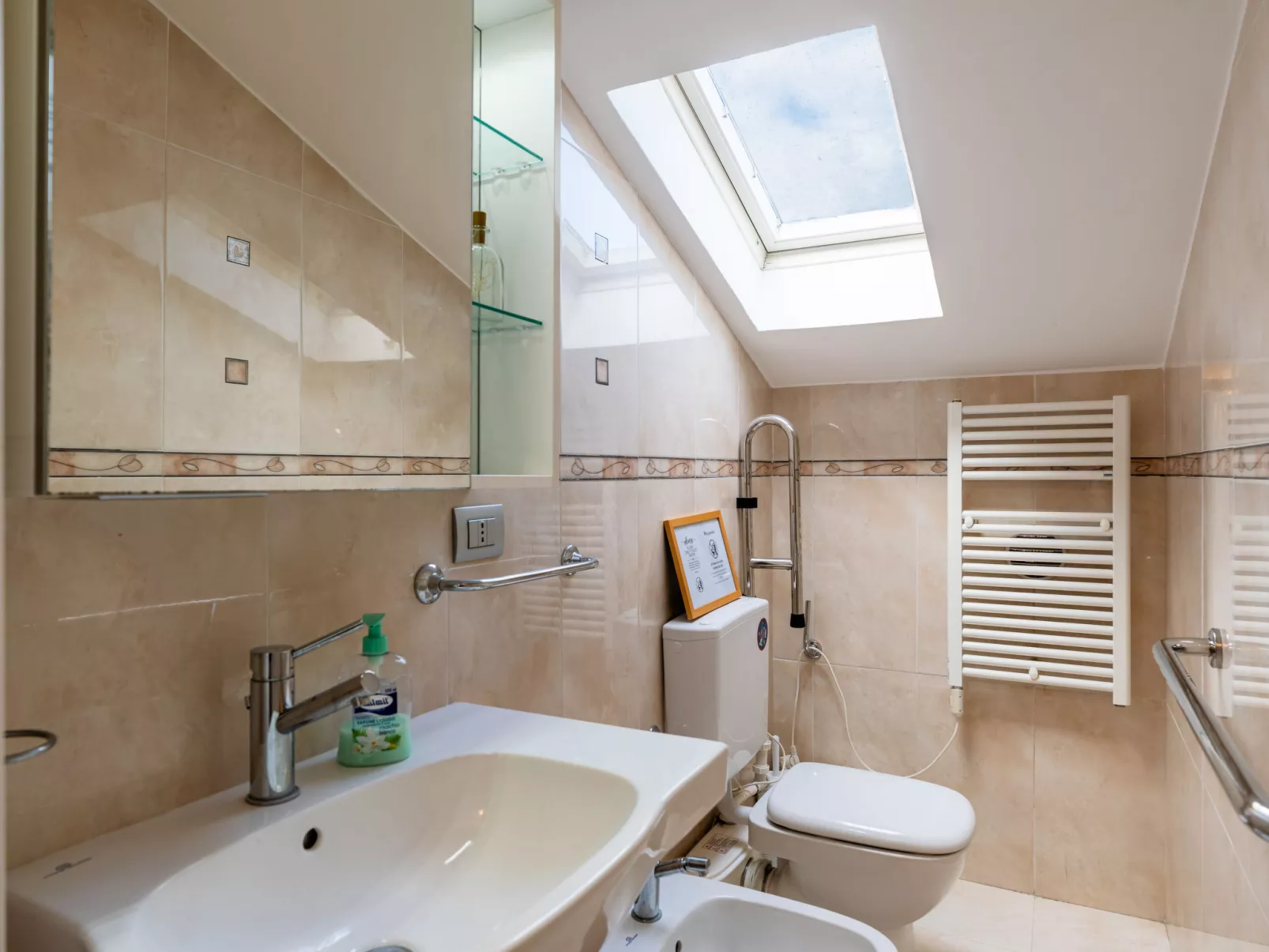 By Center and Sea-Binnen