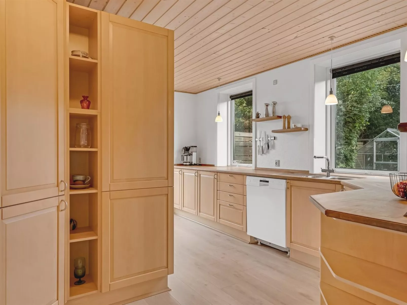 "Nette" - 2km to the fjord-Binnen